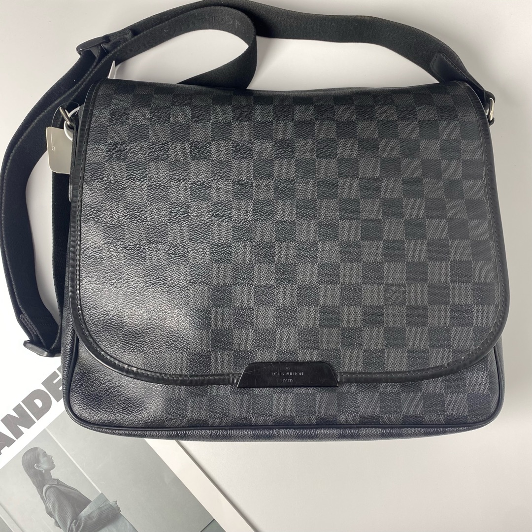 95新 LouisVuitton/路易威登 lv棋盘格公文邮差包单肩包13776392