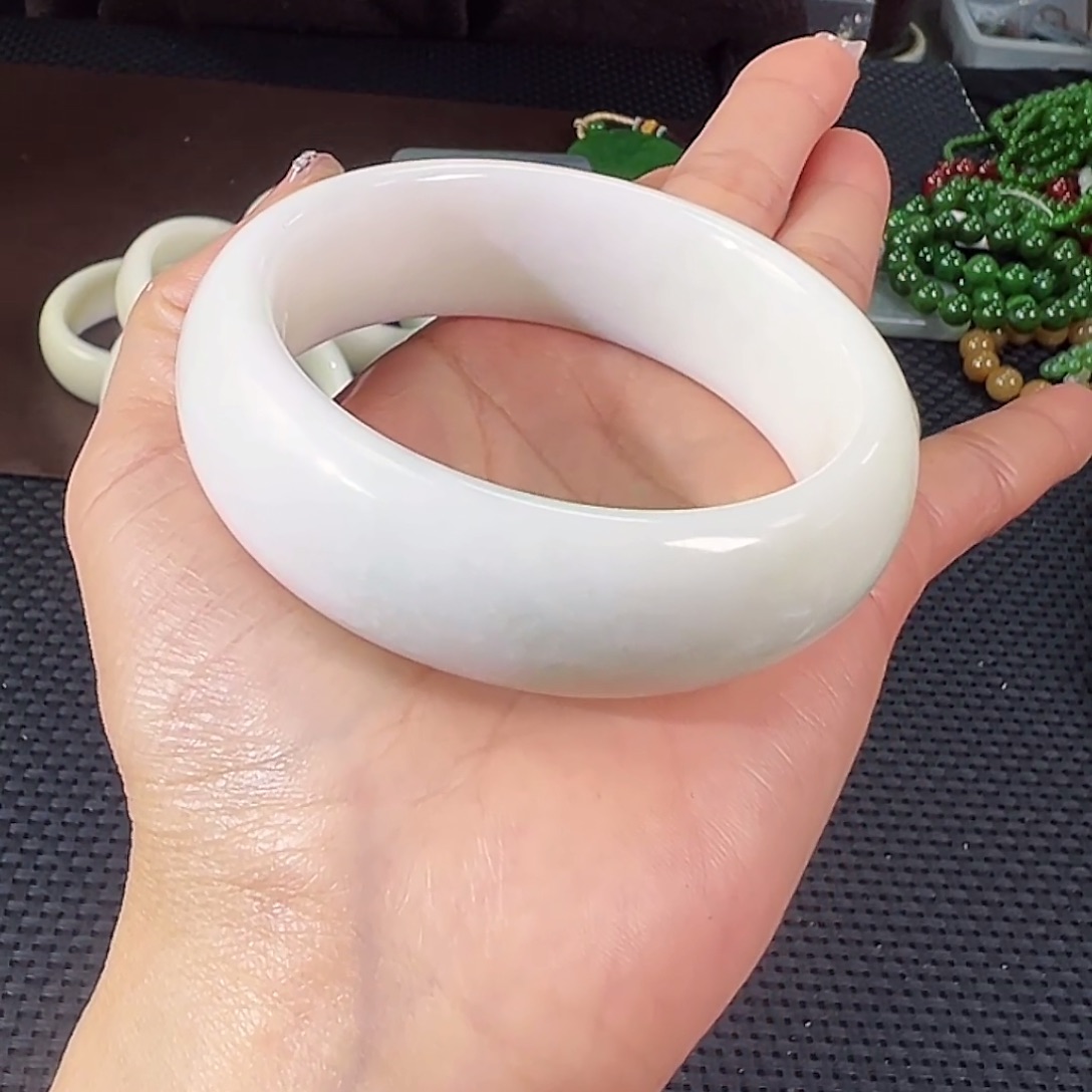 蓝田玉（蛇纹石化大理石玉）未镶嵌手镯