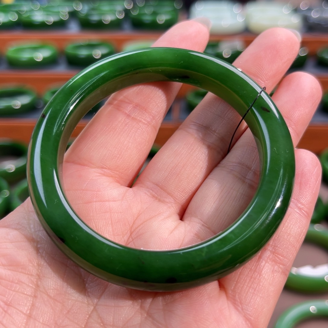 未镶嵌手镯和田玉（碧玉）