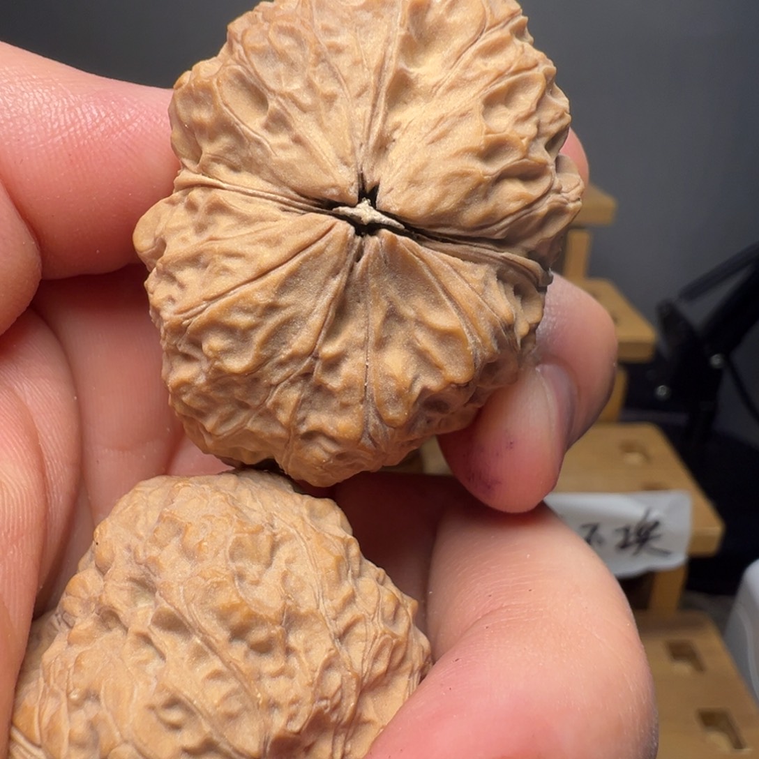 文玩核桃吊坠马蹄元宝45mm