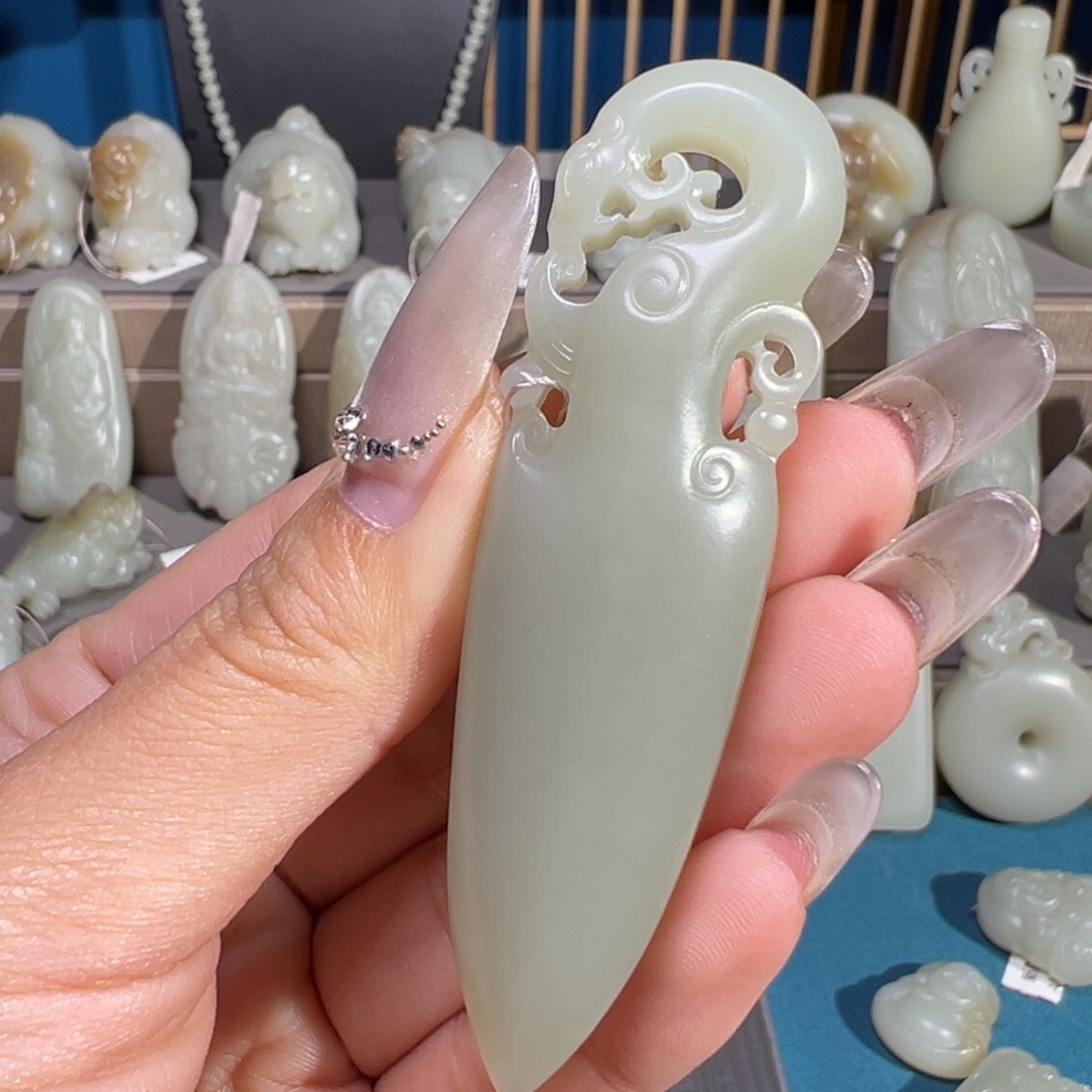 和田玉（糖玉）未镶嵌颈饰