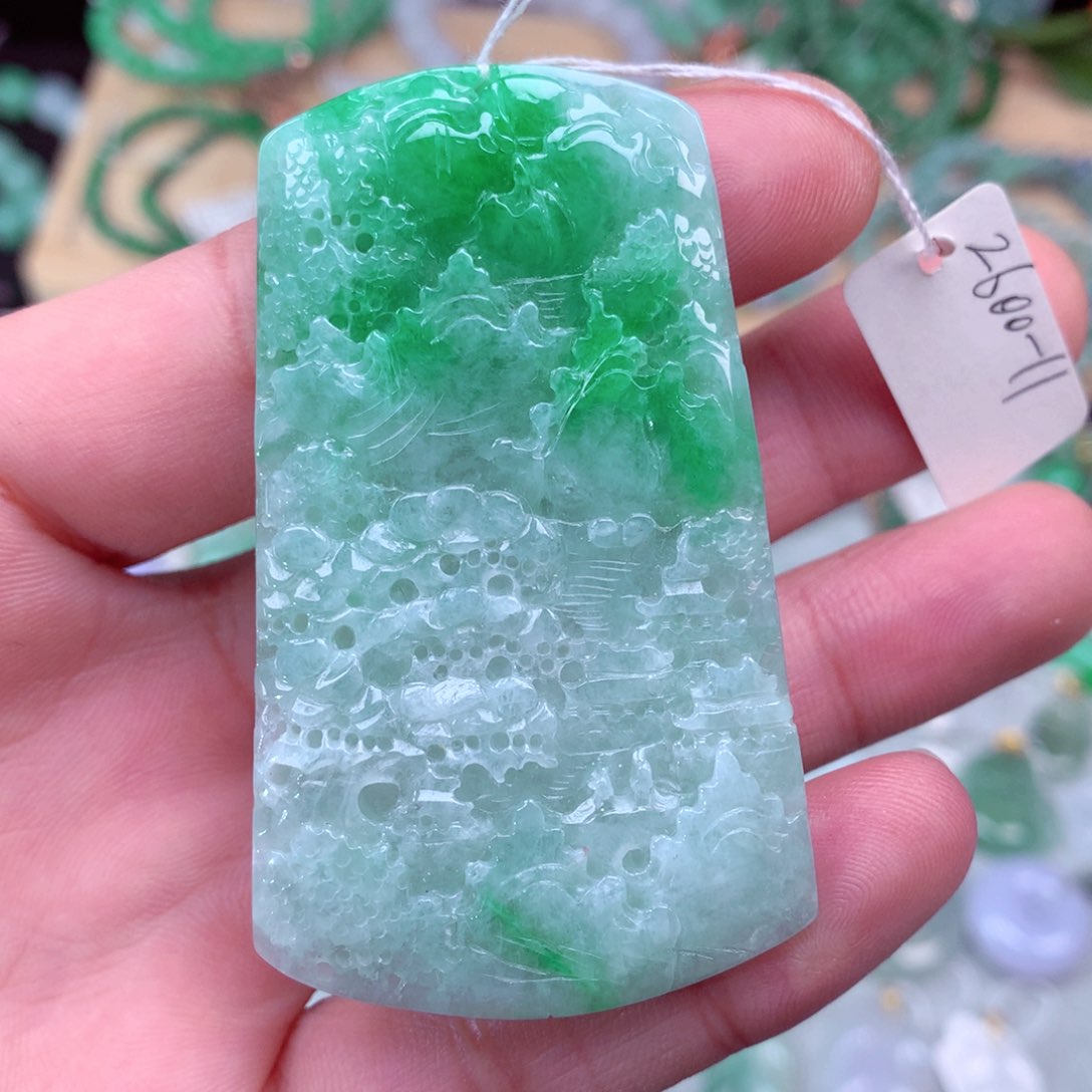 翡翠颈饰未镶嵌翡翠吊坠