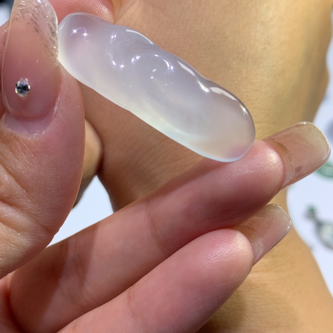 翡翠颈饰未镶嵌随型