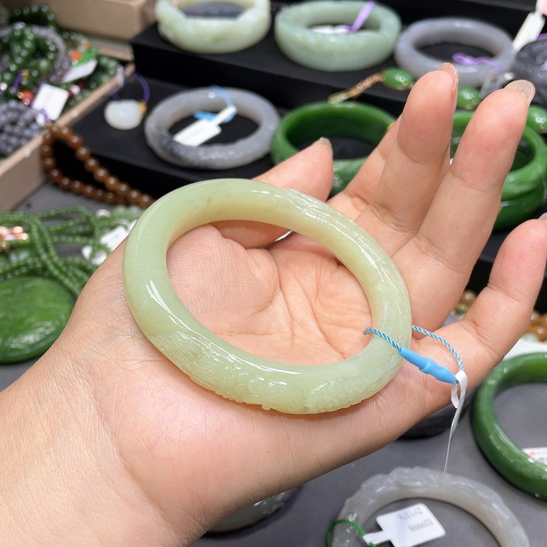 和田玉手镯5859圈口42未镶嵌