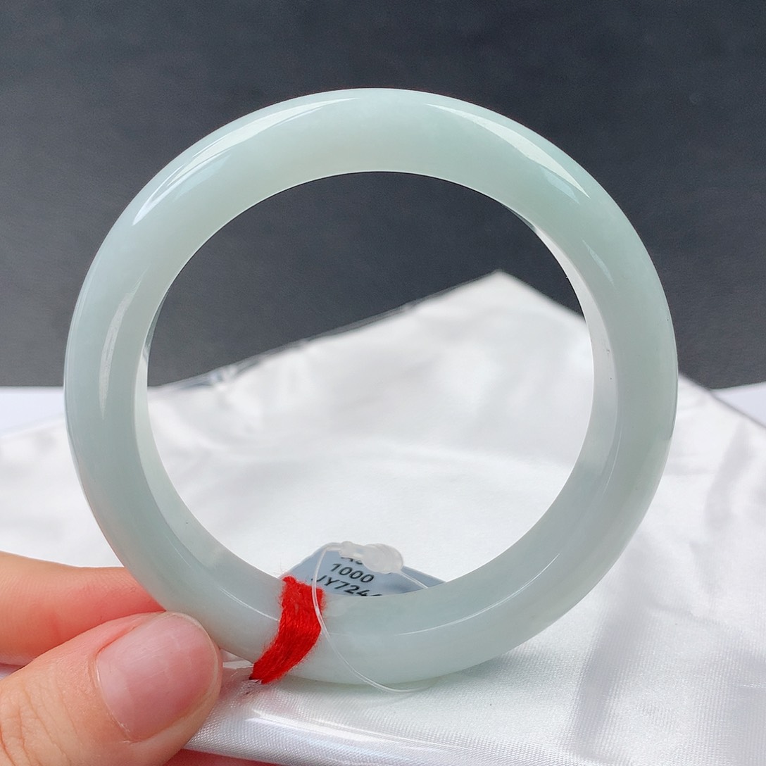 翡翠手镯未镶嵌0085正55.8