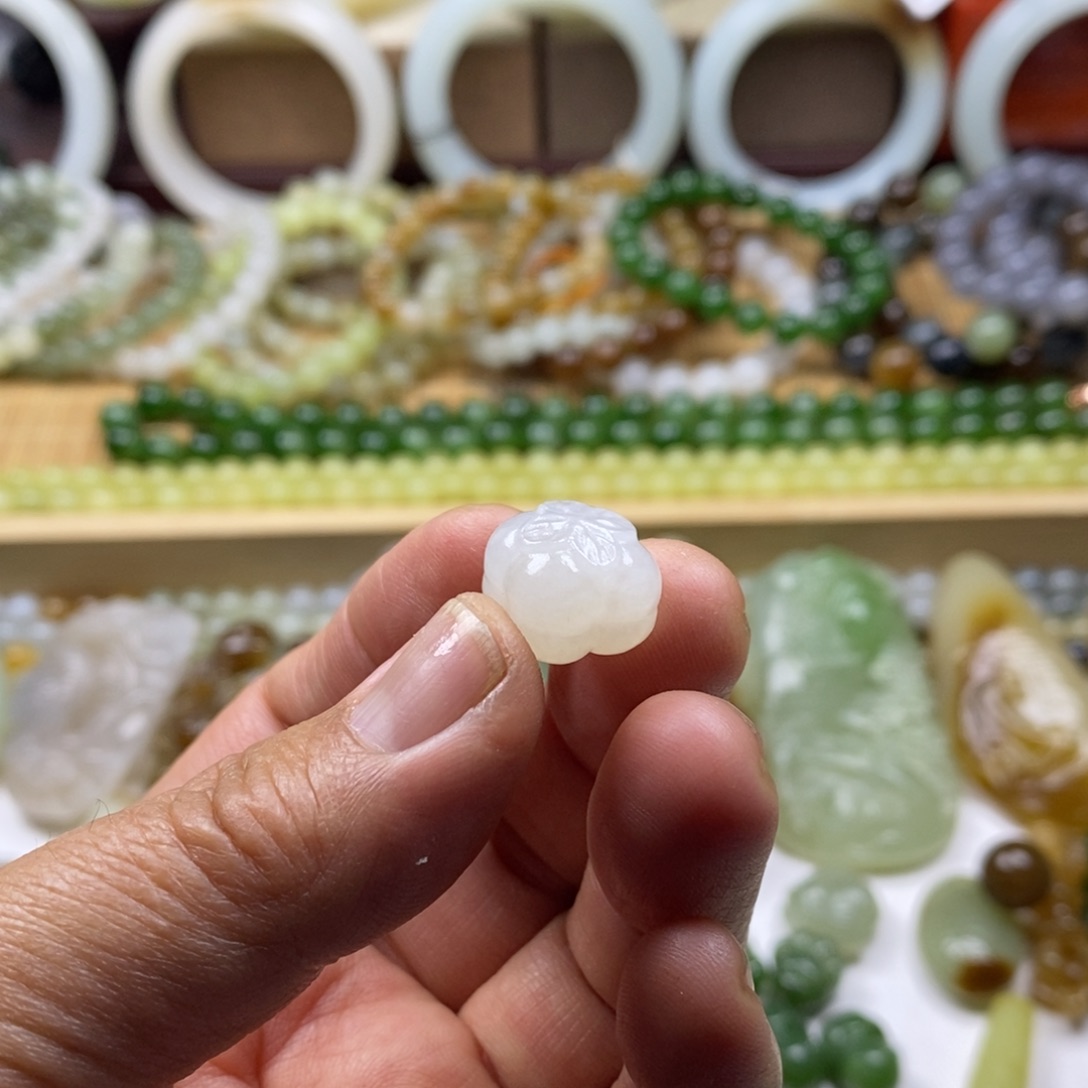 和田玉（糖玉）颈饰未镶嵌