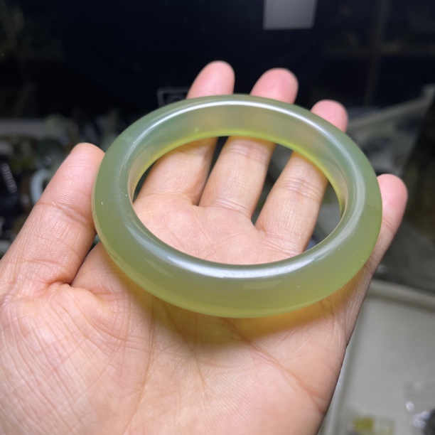 天然玉石高货品质手镯一个59-60口径孤品
