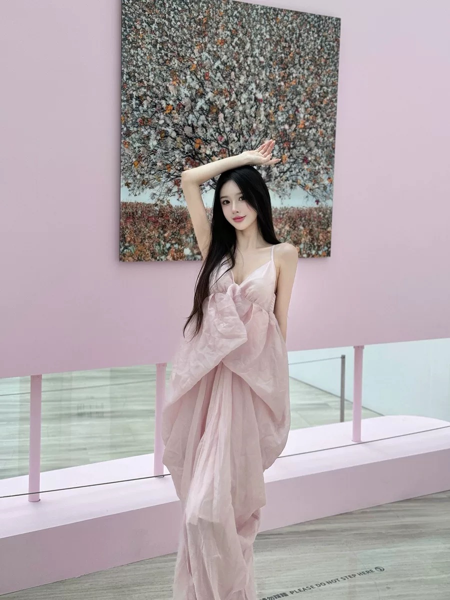 夏季收腰气质时尚碎花小清新尾货撤柜休闲显瘦女士吊带裙连长款