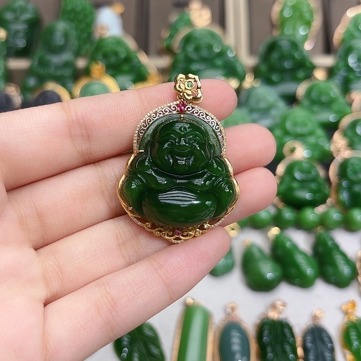 和田玉（碧玉）18K金镶嵌颈饰