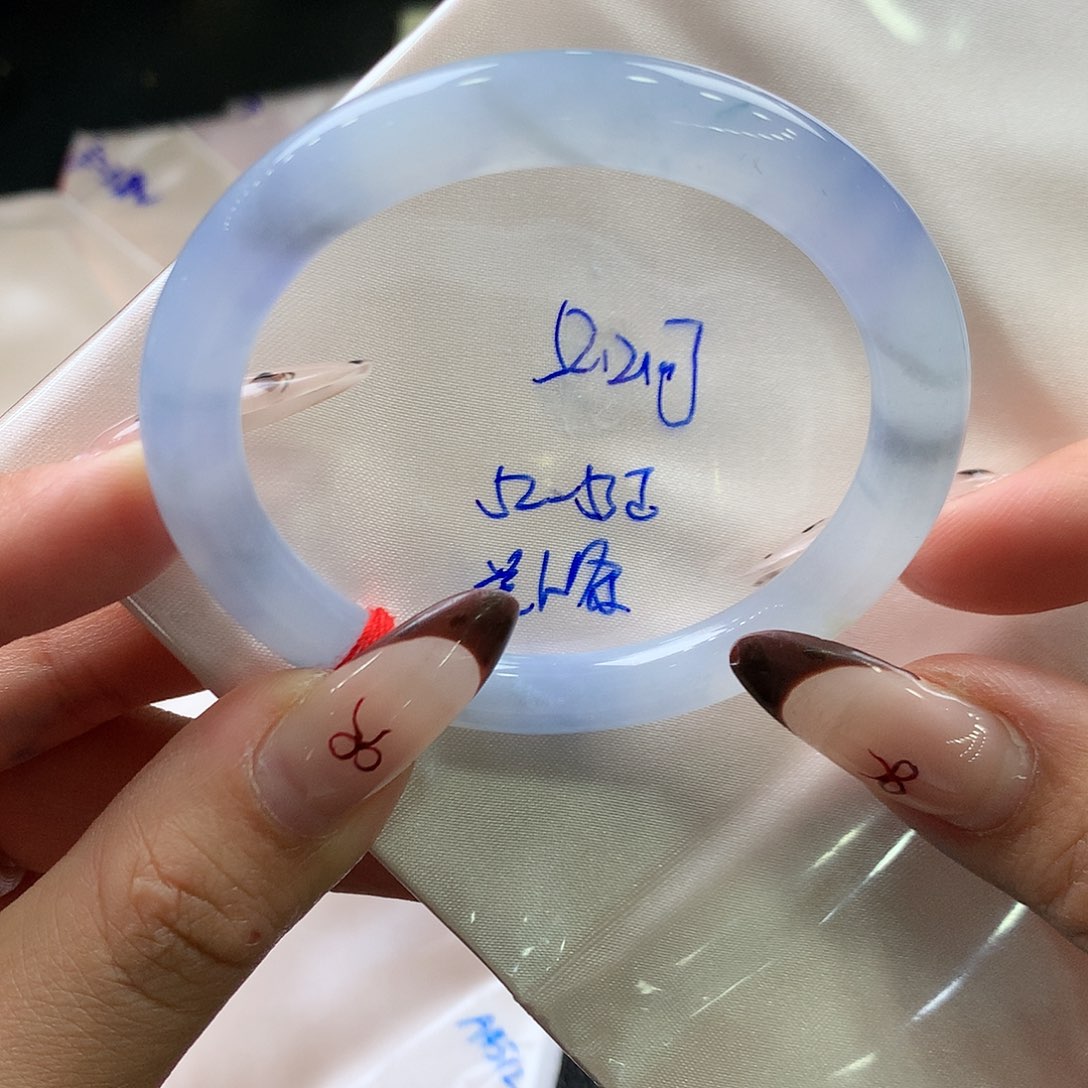 翡翠未镶嵌手镯（圆镯）20号