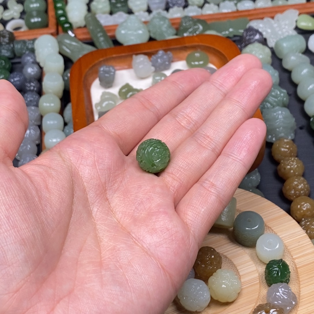 东***哥和田玉未镶嵌颈饰