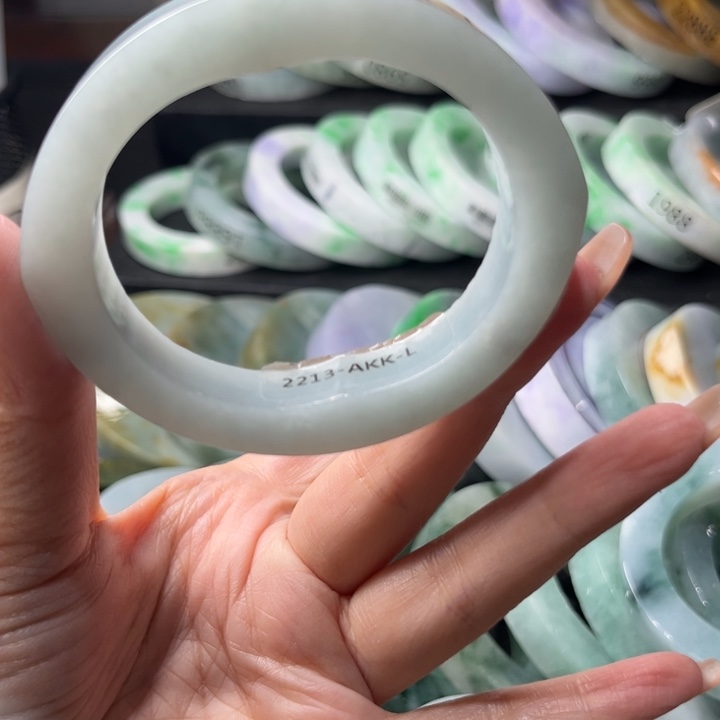 定制翡翠未镶嵌手镯