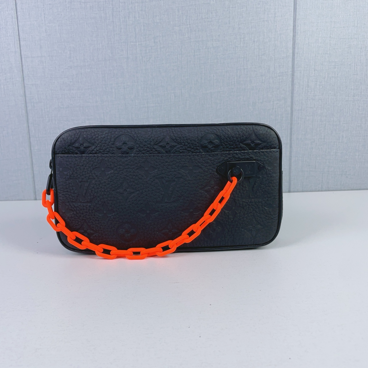 99新 LOUIS VUITTON PARIS   战术胸包/腰包 21年