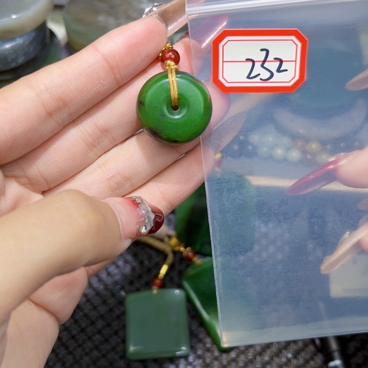 和田玉和田玉边角料随机发未镶嵌