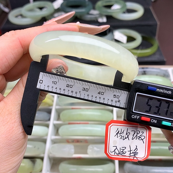 蛇纹石玉手镯未镶嵌483