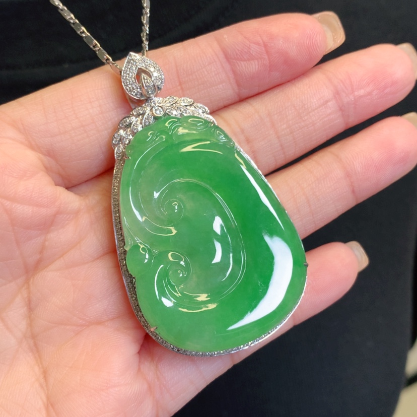 【闪购商品】翡翠18K金镶嵌吊坠(赠链)如意