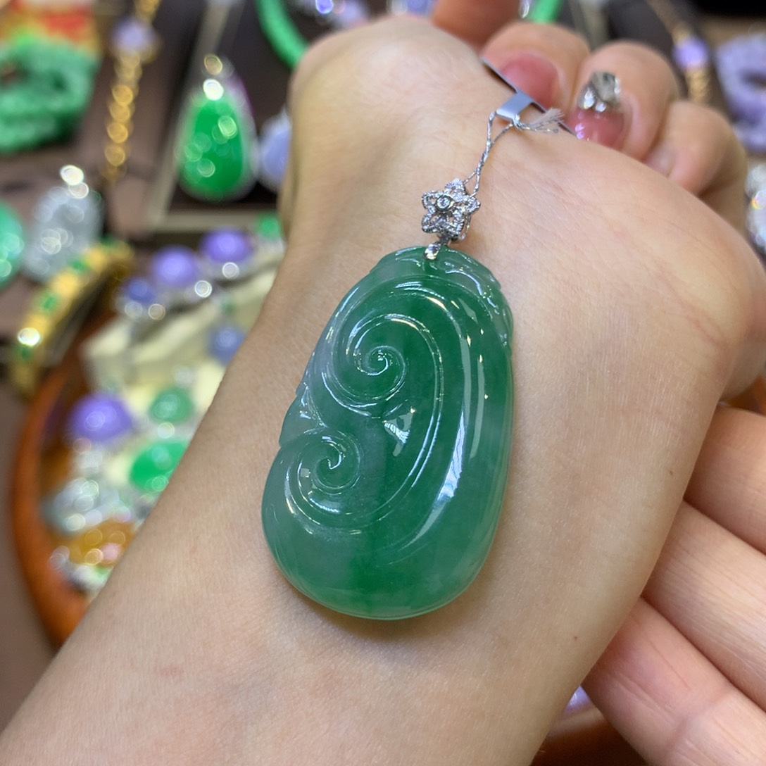 【闪购商品】翡翠18K金镶嵌颈饰翡翠