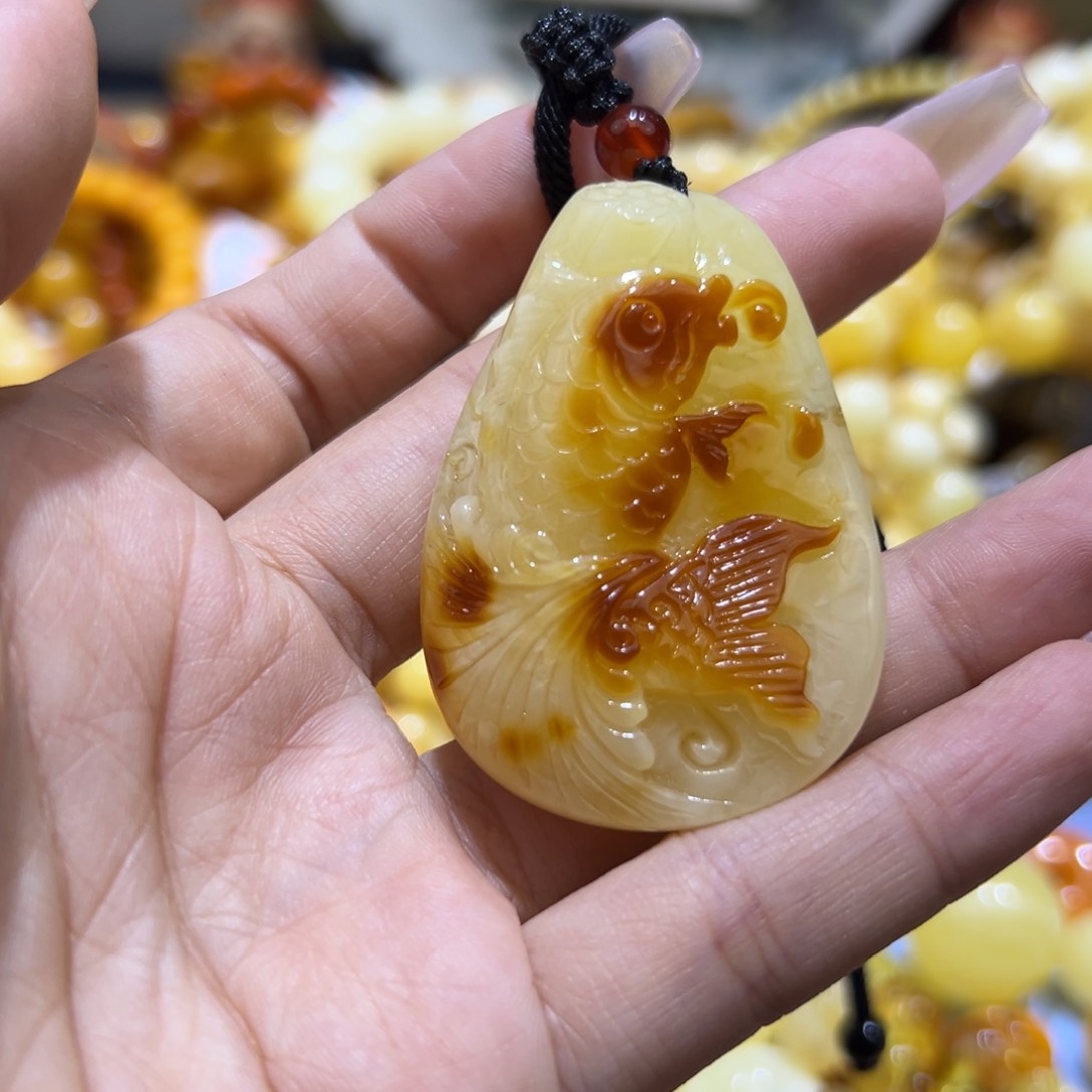 琥珀珠宝奇石未镶嵌