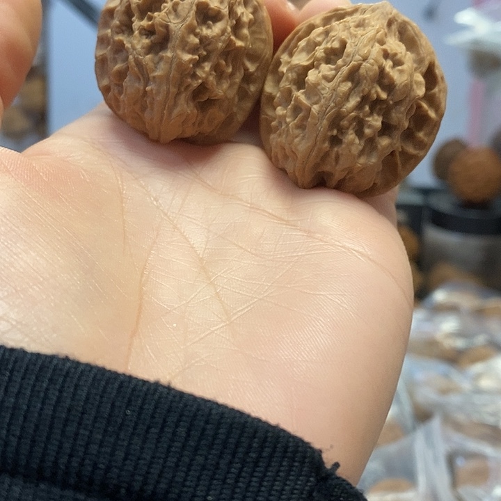 文玩核桃把件35.5红锦鲤