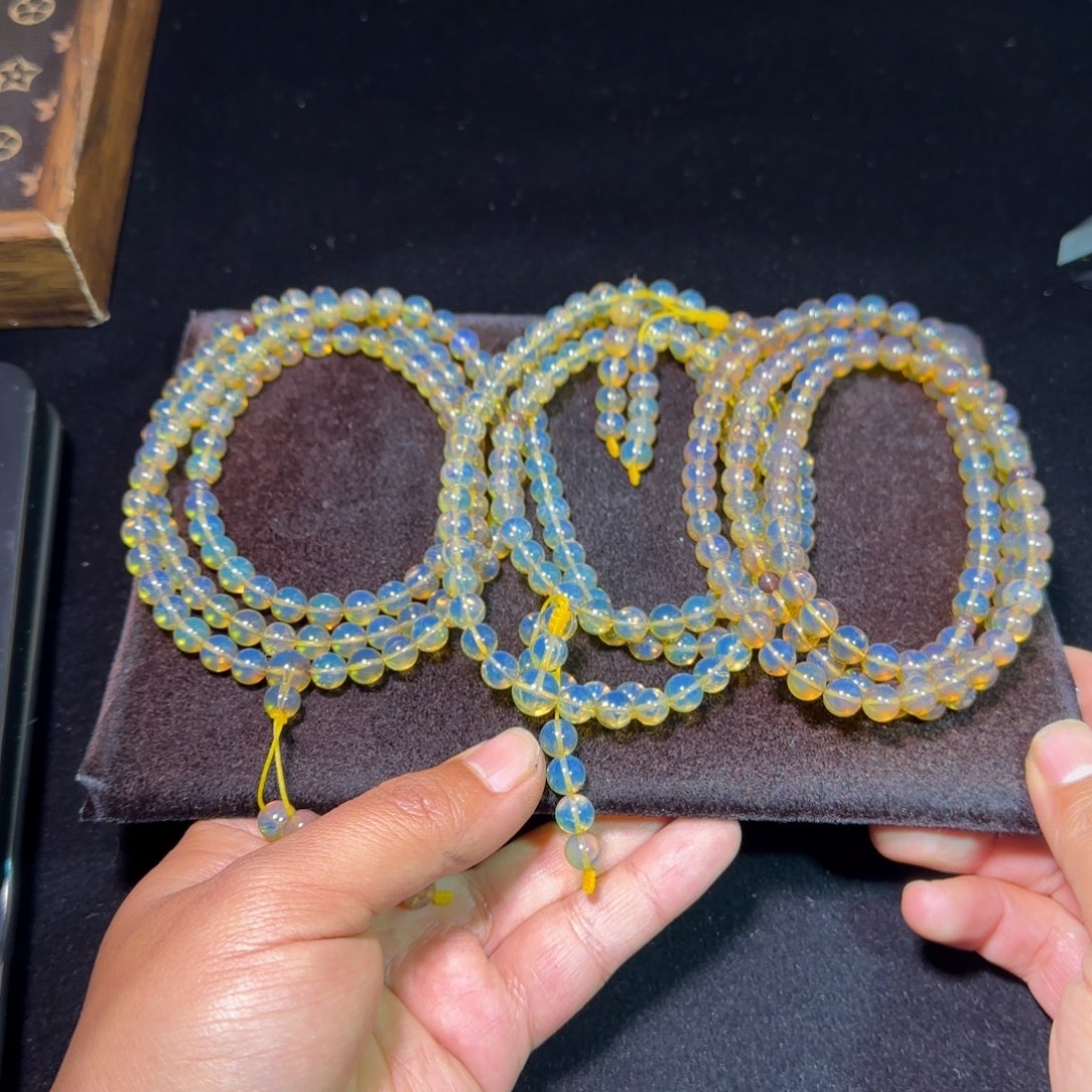 琥珀未镶嵌裸石琥珀