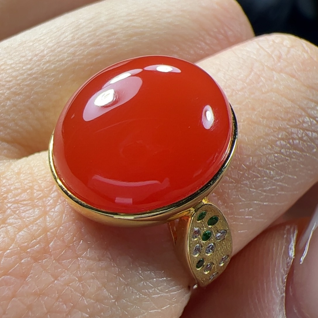 南红玛瑙辣椒红女戒18K金镶嵌