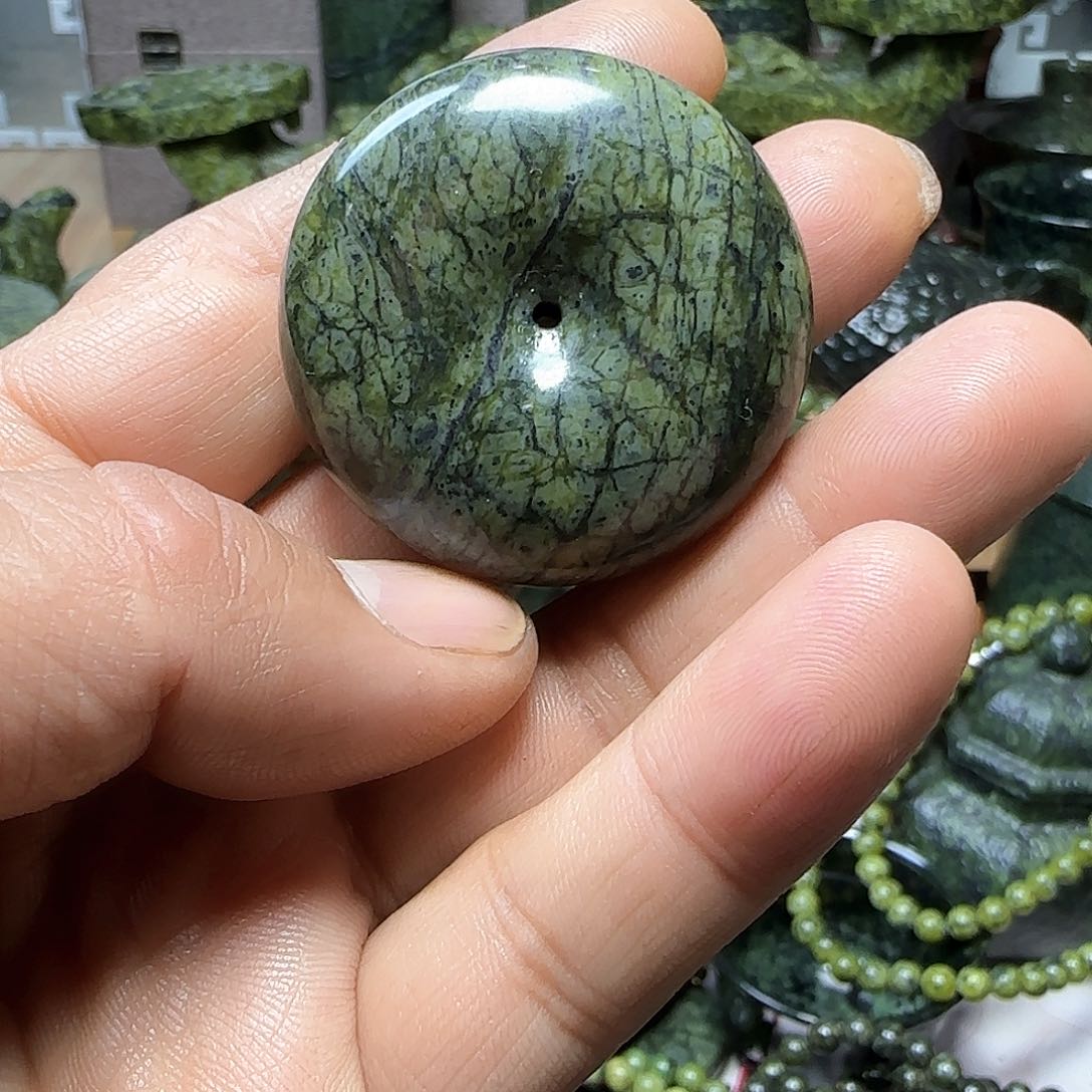 蛇纹石玉平安扣未镶嵌