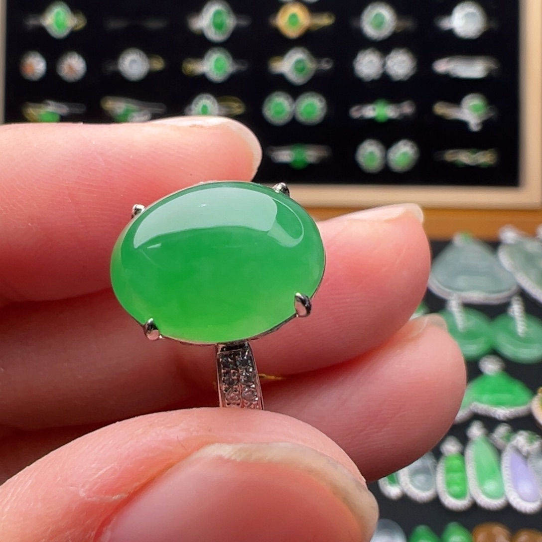 翡翠18K金镶嵌颈饰戒指