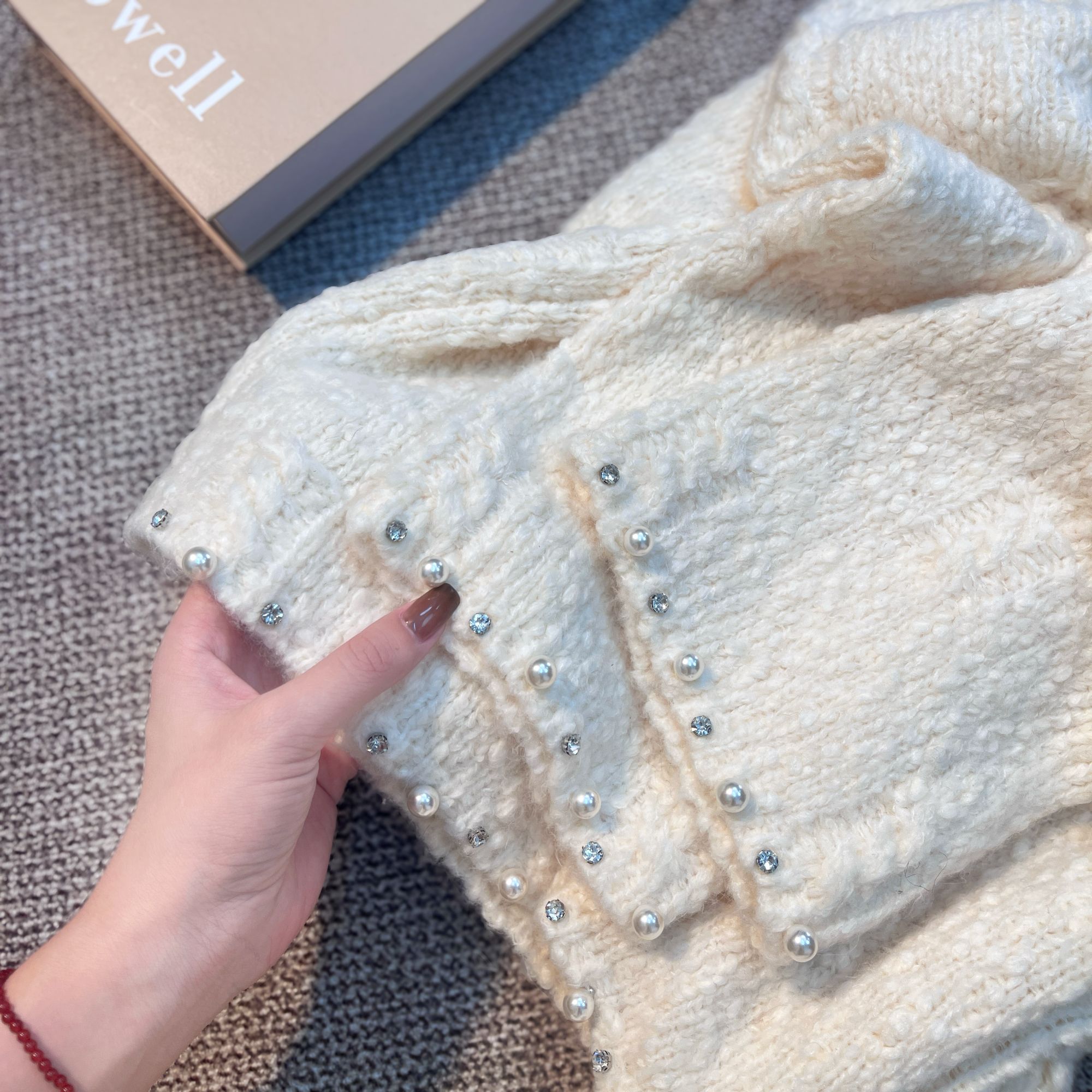 【秋日泡沫】圆领大米颗粒钉珠绵羊毛奶霜感慵懒毛衣长袖针织衫3066