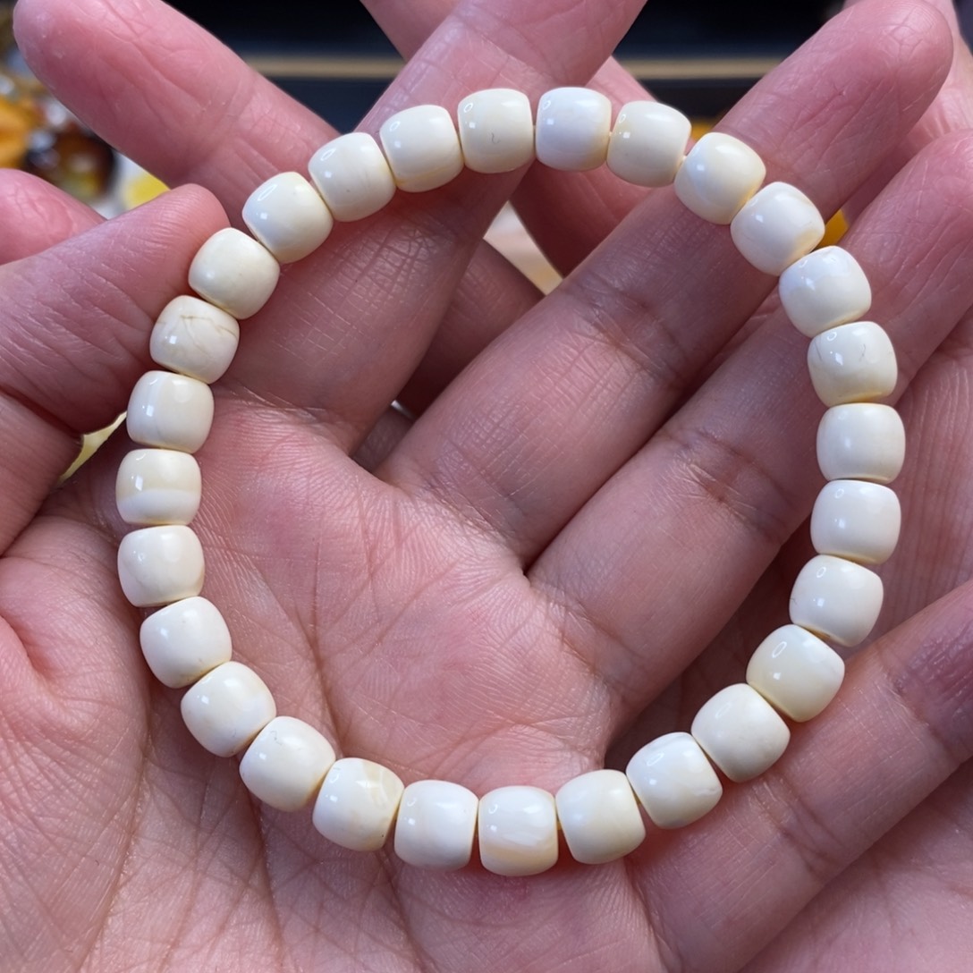 未镶嵌琥珀裸石瓷白高桩老型手串7.6