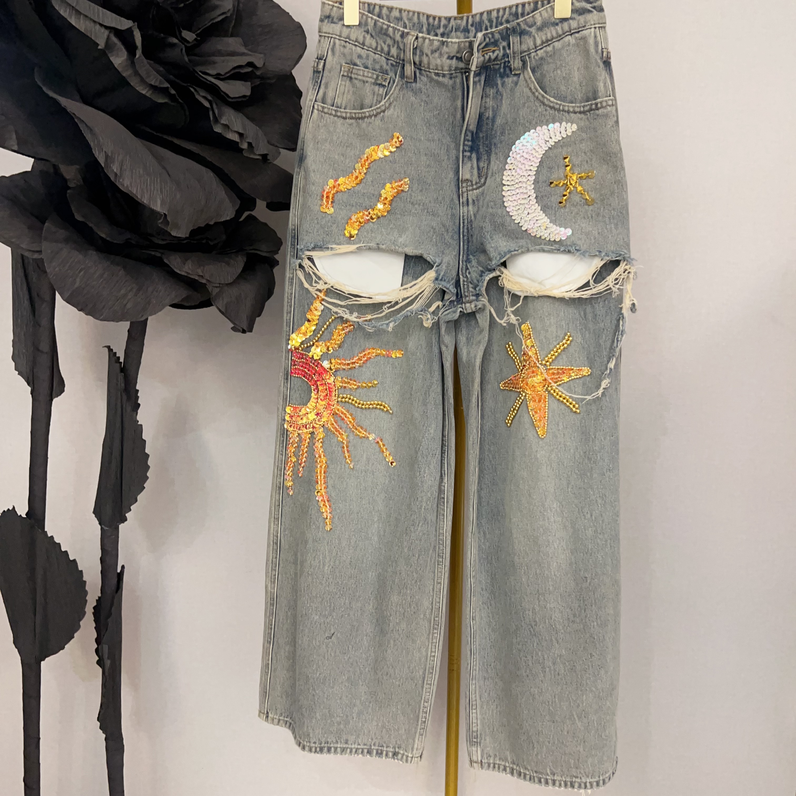 W1086锐宝潮牌手工亮片太阳花个性绣花重工宽松清新牛仔直筒裤