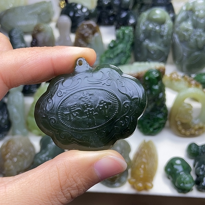 和田玉未镶嵌颈饰