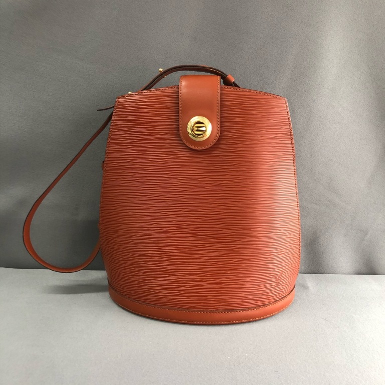 95新 LV 拾锦奢品水波纹斜挎包