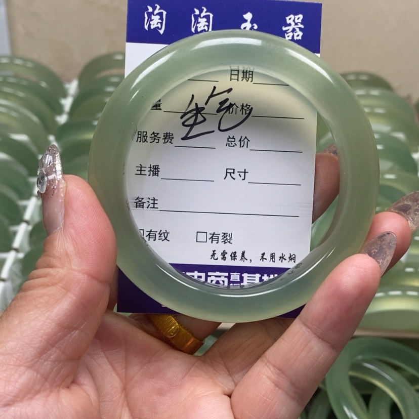 【闪购商品】蛇纹石玉手镯未镶嵌该****气