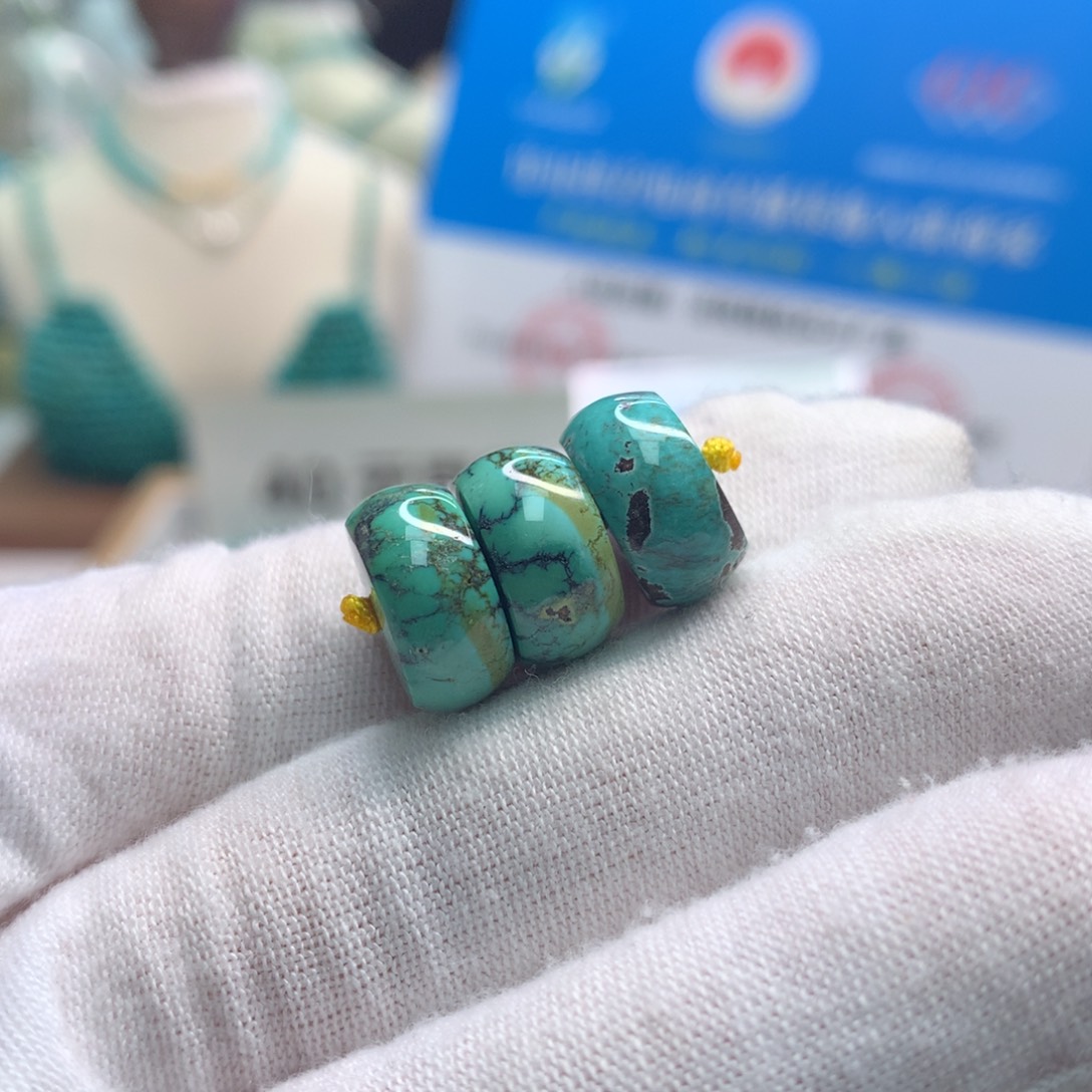 绿松石未镶嵌饰品