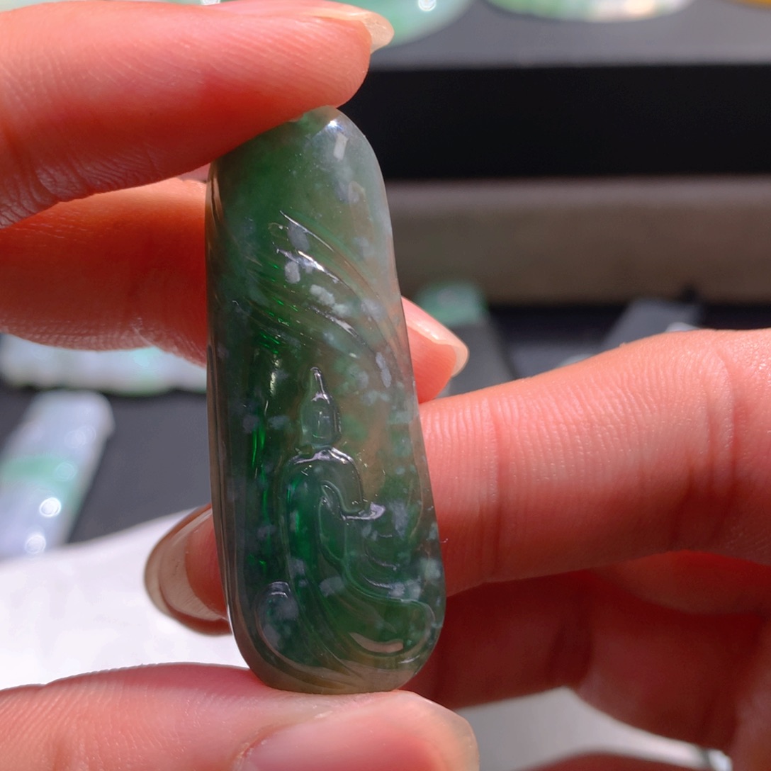 翡翠未镶嵌颈饰翡翠