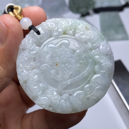 翡翠未镶嵌颈饰翡翠