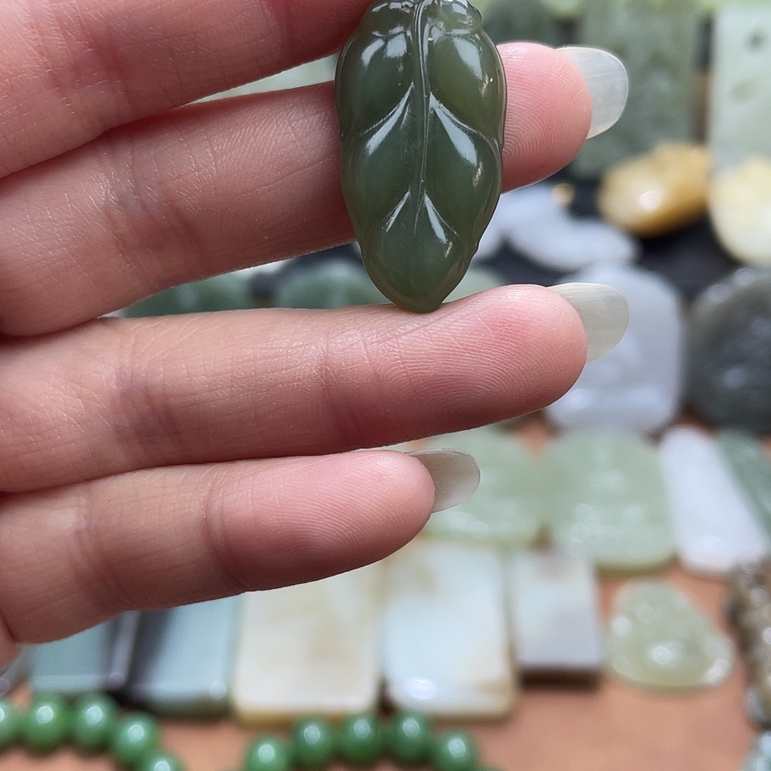 和田玉未镶嵌吊坠(不含链)