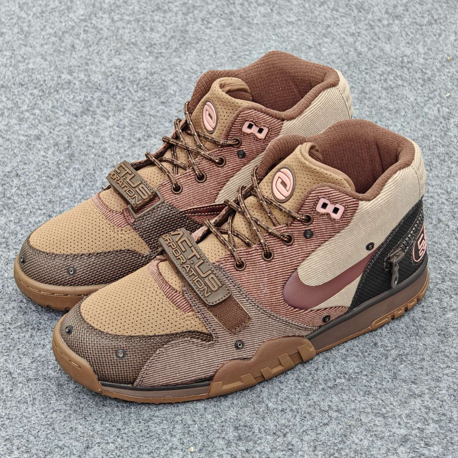 TS AJ Trainer1棕色。44.5码全新原盒 WW1304