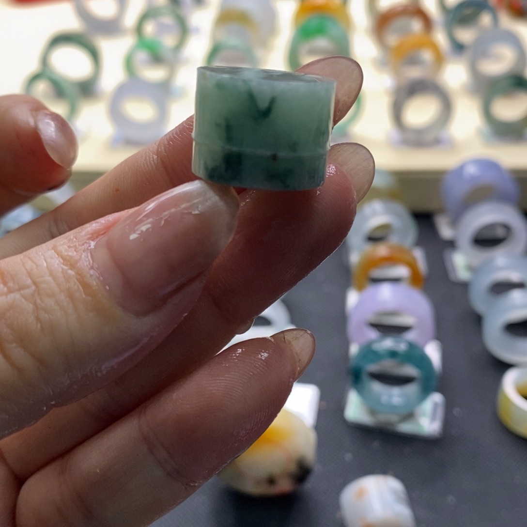 定制翡翠未镶嵌翡翠珠子