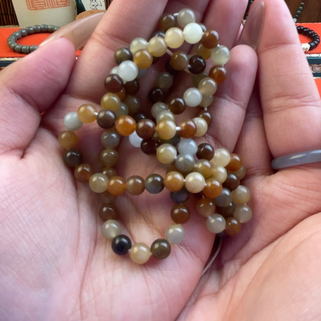 未镶嵌和田玉手链小**?