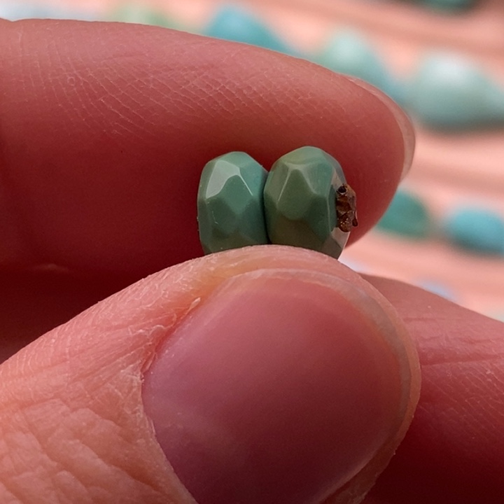 绿松石未镶嵌挂件