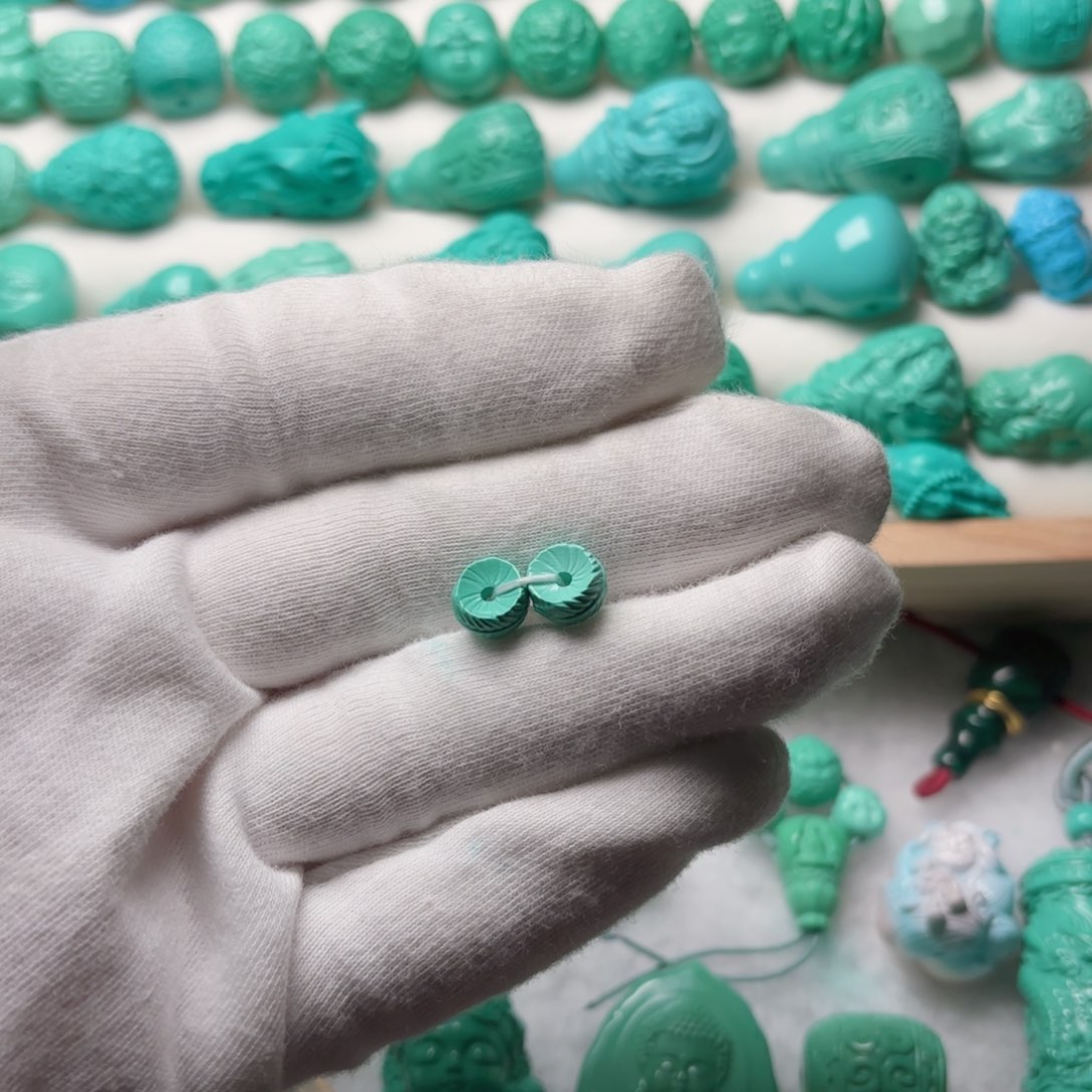 卡8尺寸羽毛扣子一对