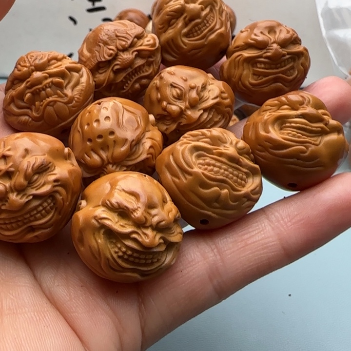 橄榄核手串雕刻工艺