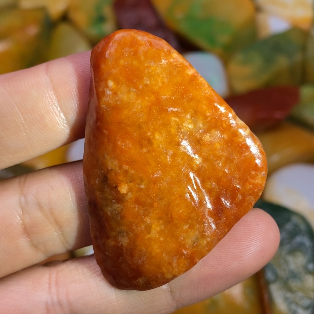 翡翠未镶嵌颈饰缅甸