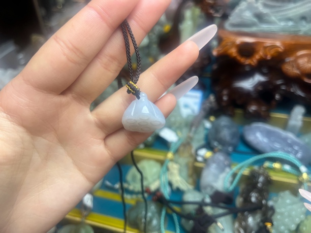 和田玉莲蓬吊坠挂件