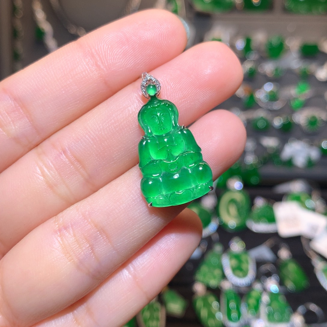 翡翠颈饰18K金镶嵌观音