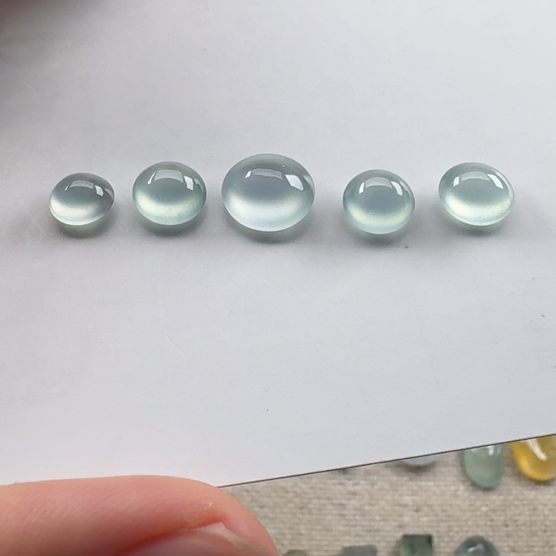翡翠未镶嵌颈饰一手蛋面福利价