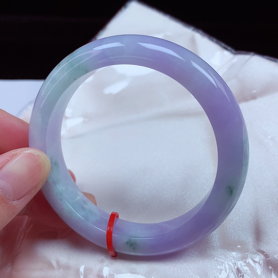 翡翠手镯未镶嵌55圈