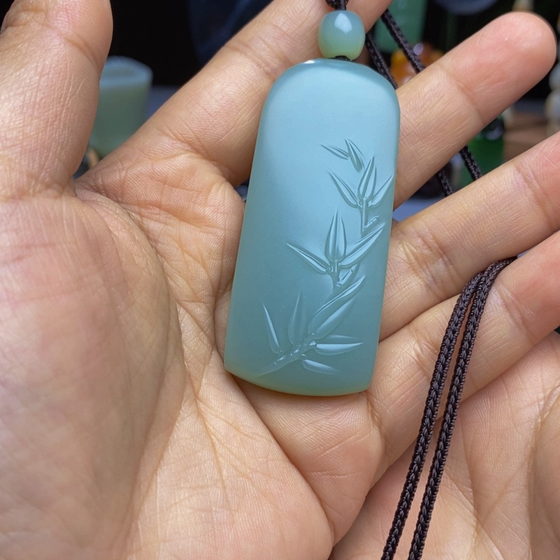 和田玉挂件未镶嵌光*