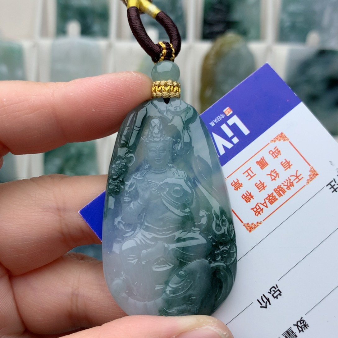翡翠颈饰未镶嵌普贤菩萨